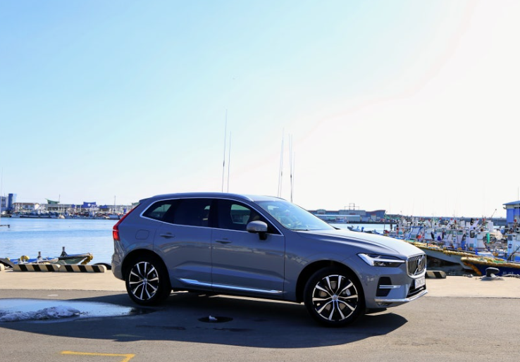 볼보 XC60 측면 프로필