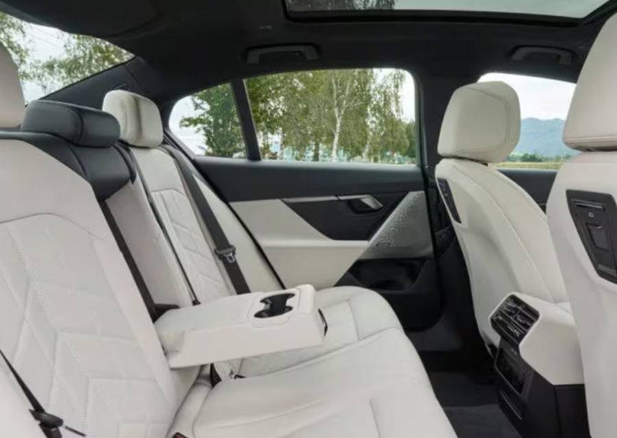 BMW 5시리즈 2열 뒷좌석 공간