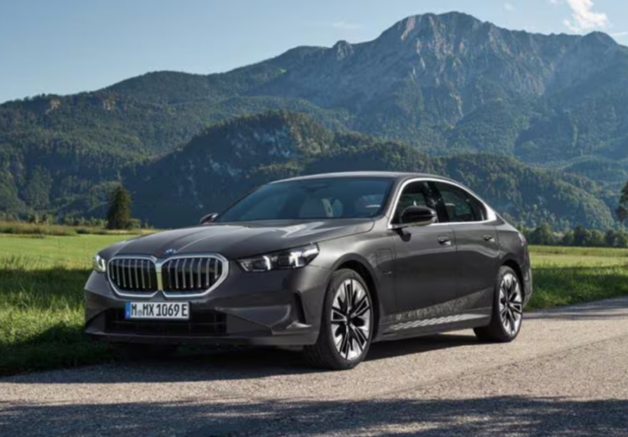 BMW 5시리즈 전면 모습
