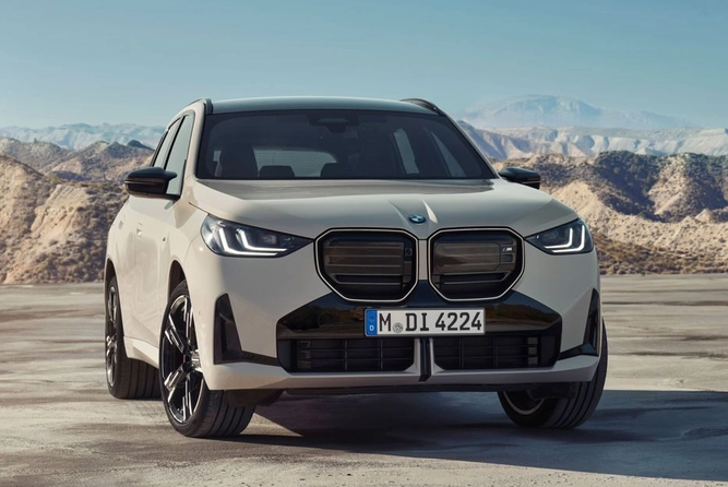 BMW X3 전면 모습